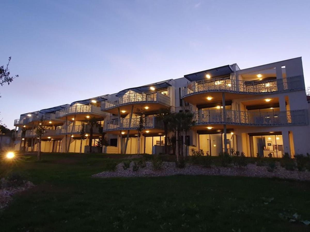 Appartement Plage, Piscine, Balcon, Animaux, Parking - Fr-1-194-201 Ла Транш-сюр-Мер Екстериор снимка